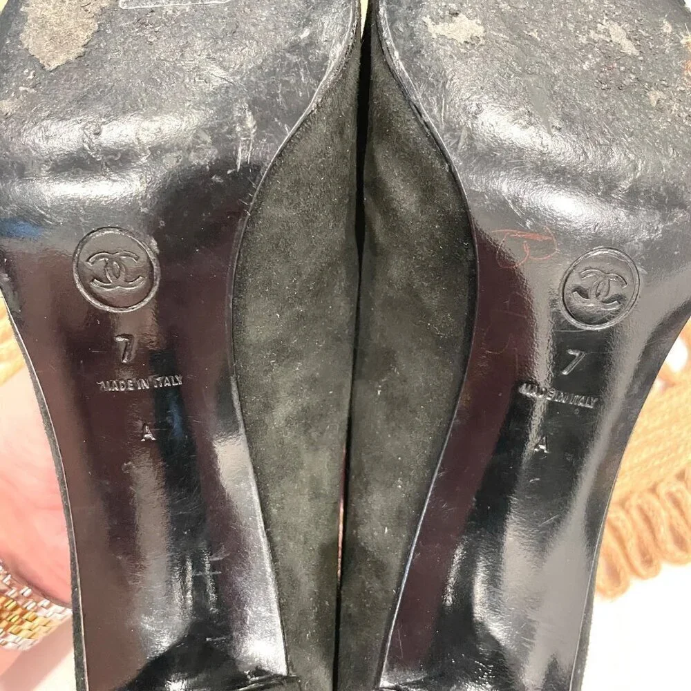 Chanel Black Suede CC Block Heel Pumps Size 7 A